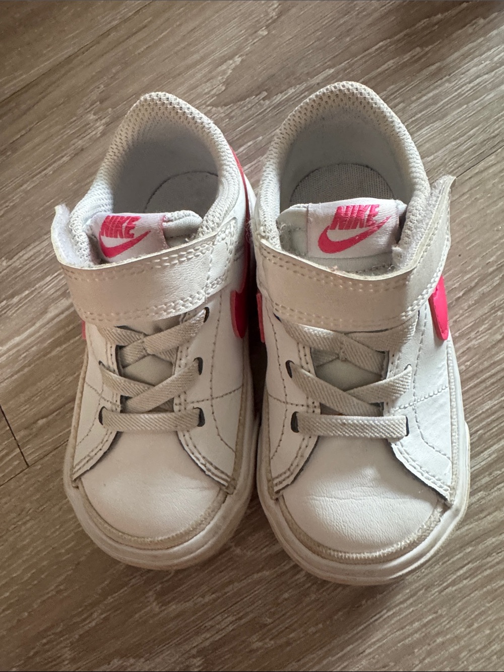 Nike Kids White and Pink Velcro Lace-Up Sneakers